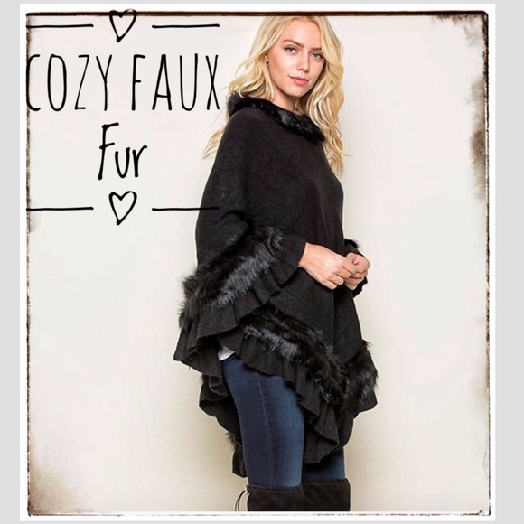 Boutique Sweaters - Faux Fur Trimmed Sweater Knit Poncho